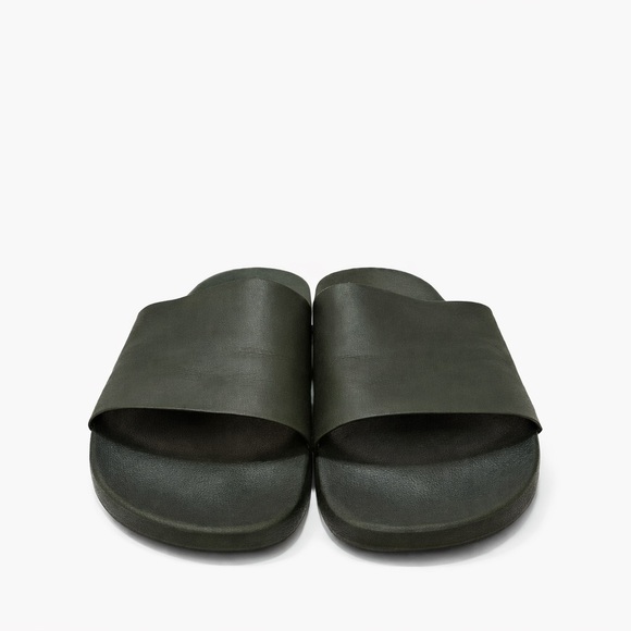 Sandals_&_Flip_Flops